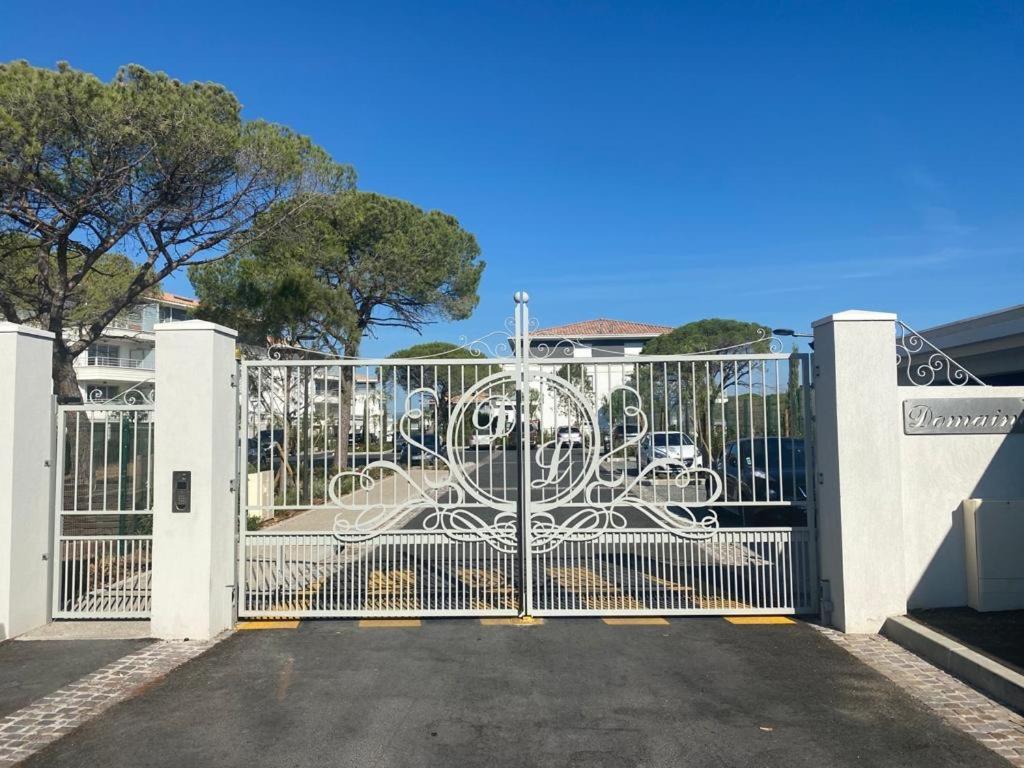 Appartement Neuf Moderne Avec Piscine Puget-sur Argens Buitenkant foto
